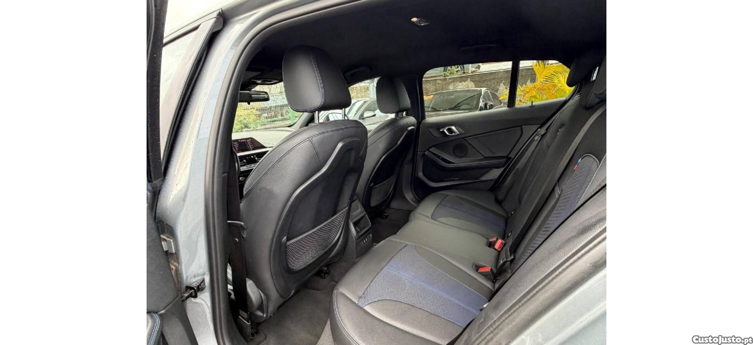 BMW 116 d Pack Desportivo M Auto — fotografia 15