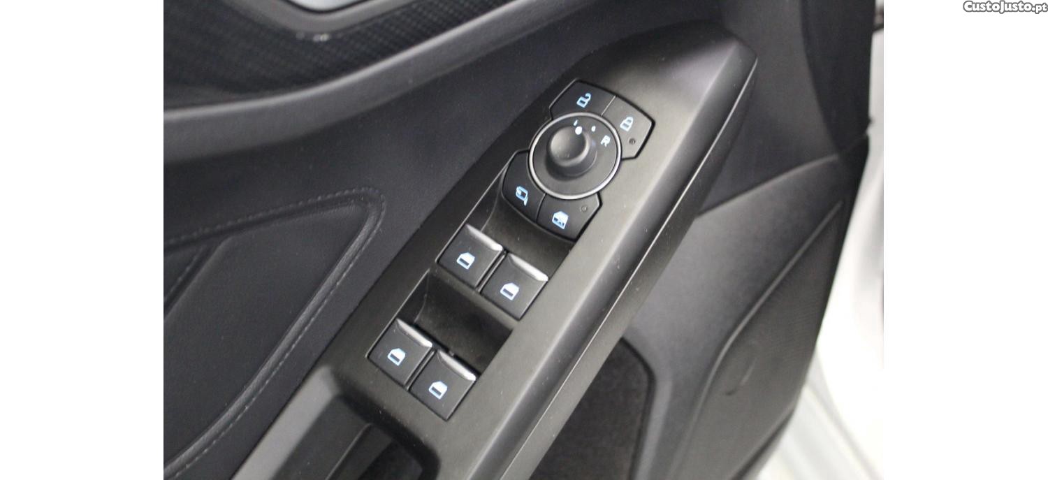 Ford Focus 1.0 EcoBoost MHEV ST-Line Aut. — fotografia 11