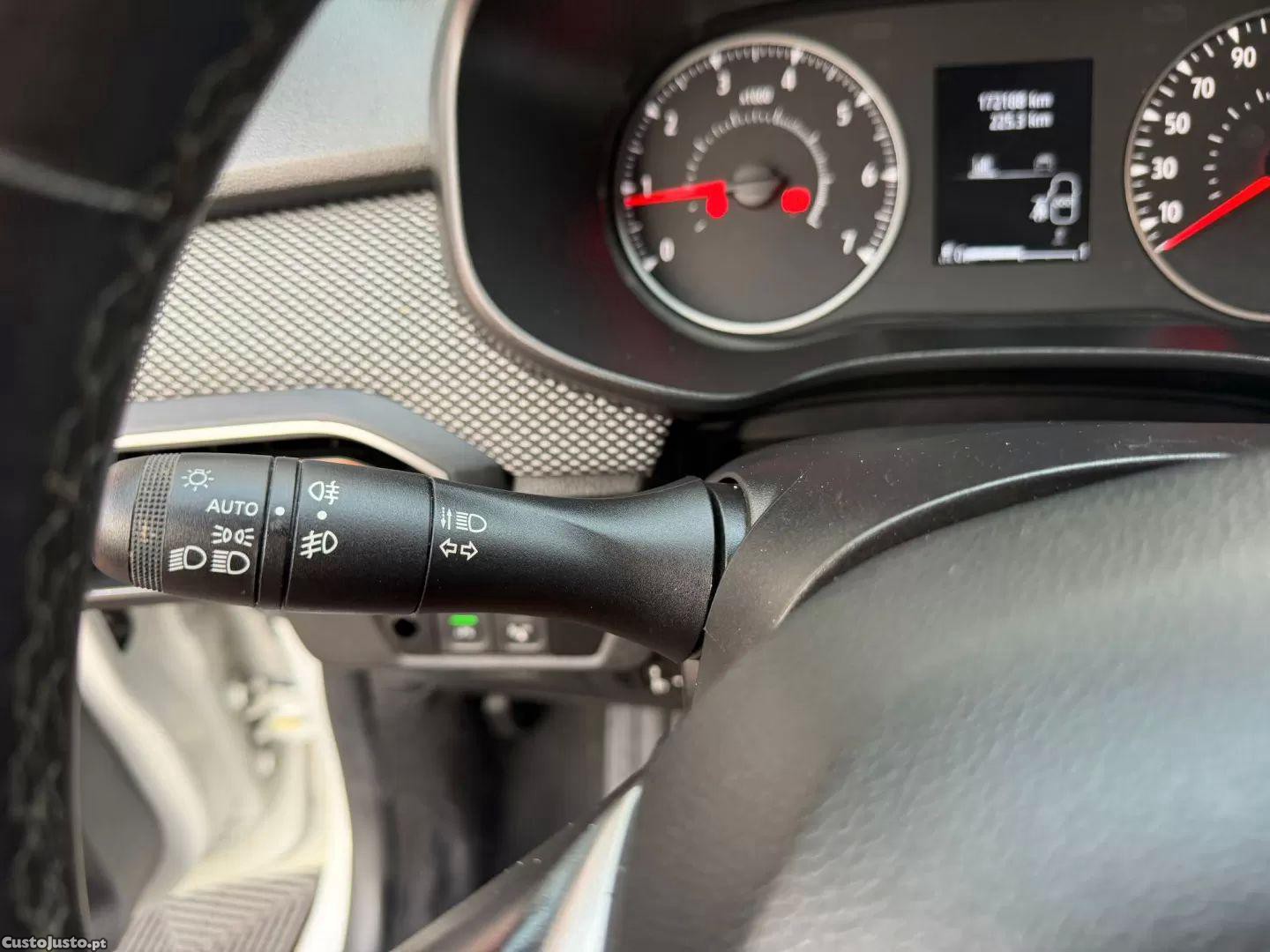 Dacia Sandero 1.0 tce essential — fotografia 9