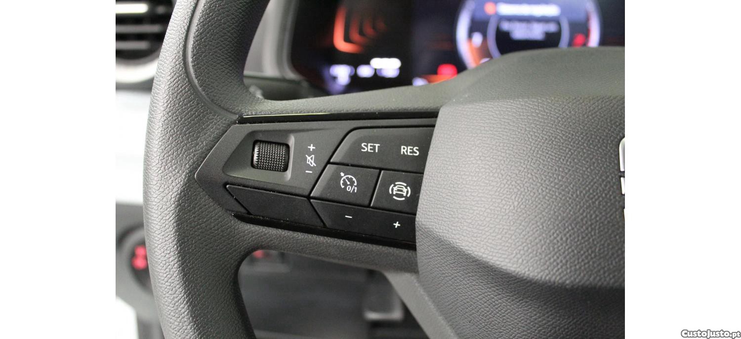 SEAT Ibiza 1.0 TSI Reference 95cv — fotografia 6