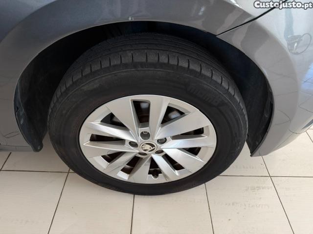 Skoda Kamiq 1.0 TSI DSG — fotografia 12
