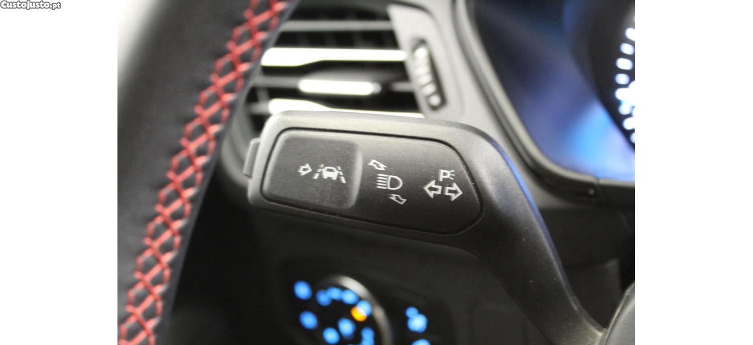 Ford Focus SW 1.0 EcoBoost MHEV Active X — fotografia 2