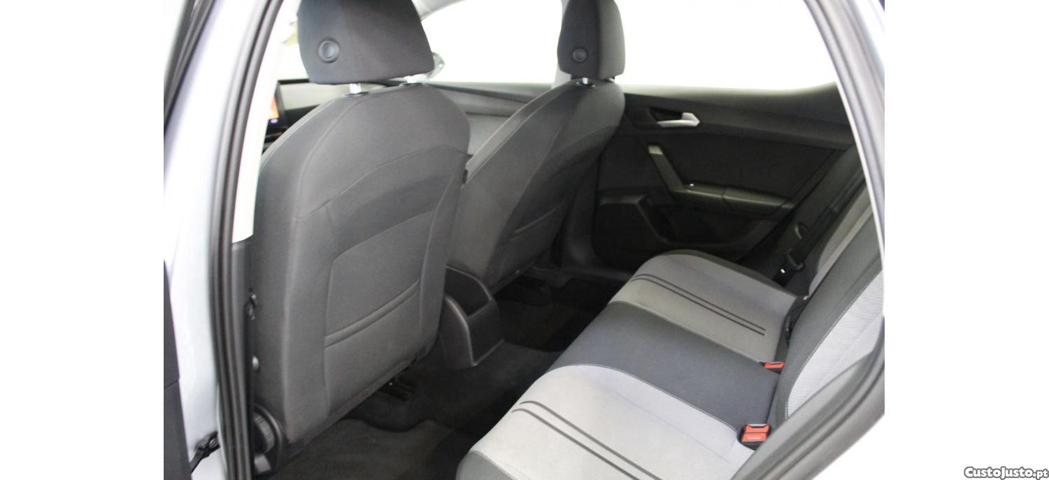 SEAT Leon 1.0 TSI Style 110cv — fotografia 15