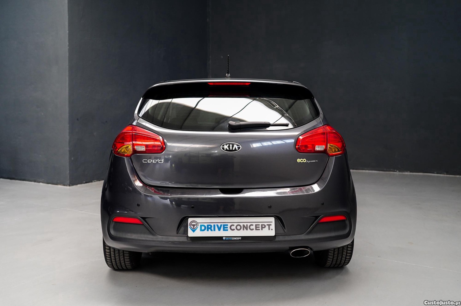 Kia Ceed 1.4 CRDi TX — fotografia 11