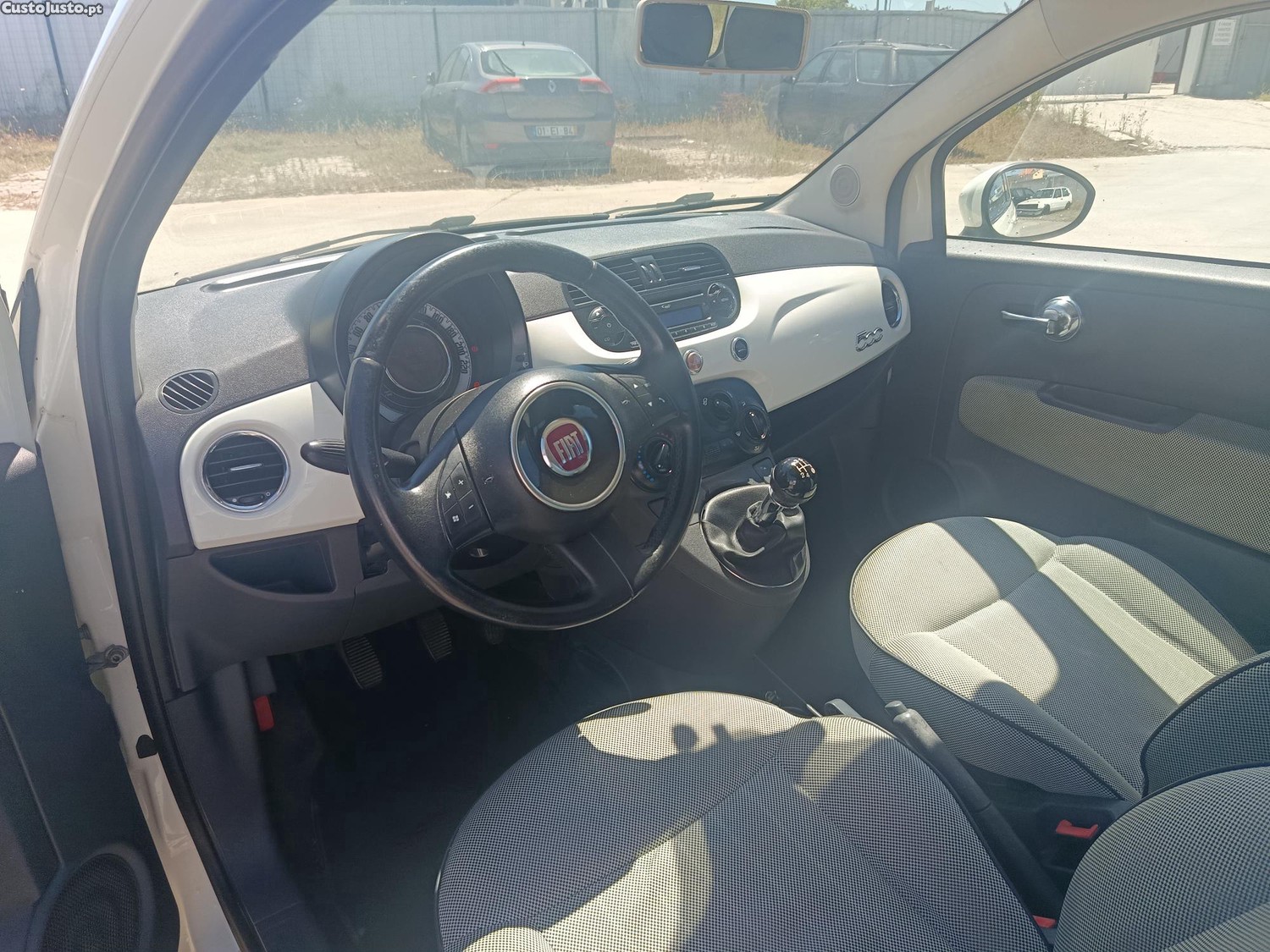 Fiat 500 1.3 Multijet diesel 75cv tecto panorâmico impecável — fotografia 2