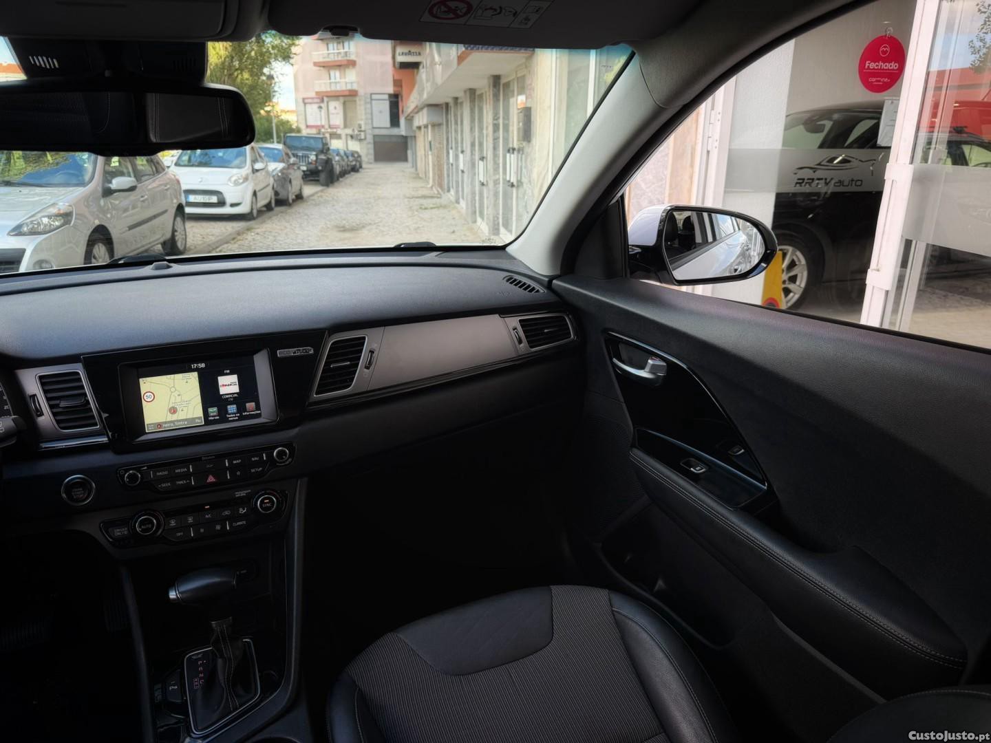 Kia Niro 1.6 GDi HEV Drive — fotografia 4