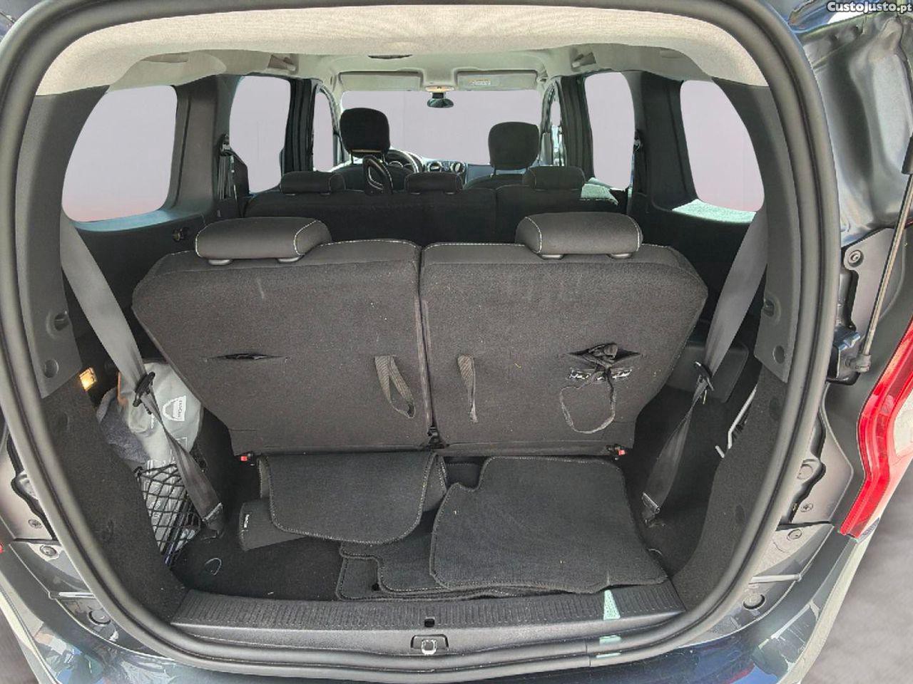 Dacia Lodgy 1.2 TCe Confort 7L — fotografia 2