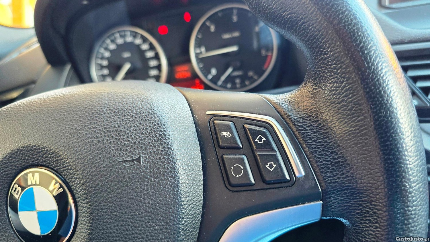 BMW X1 18 d sDrive — fotografia 16