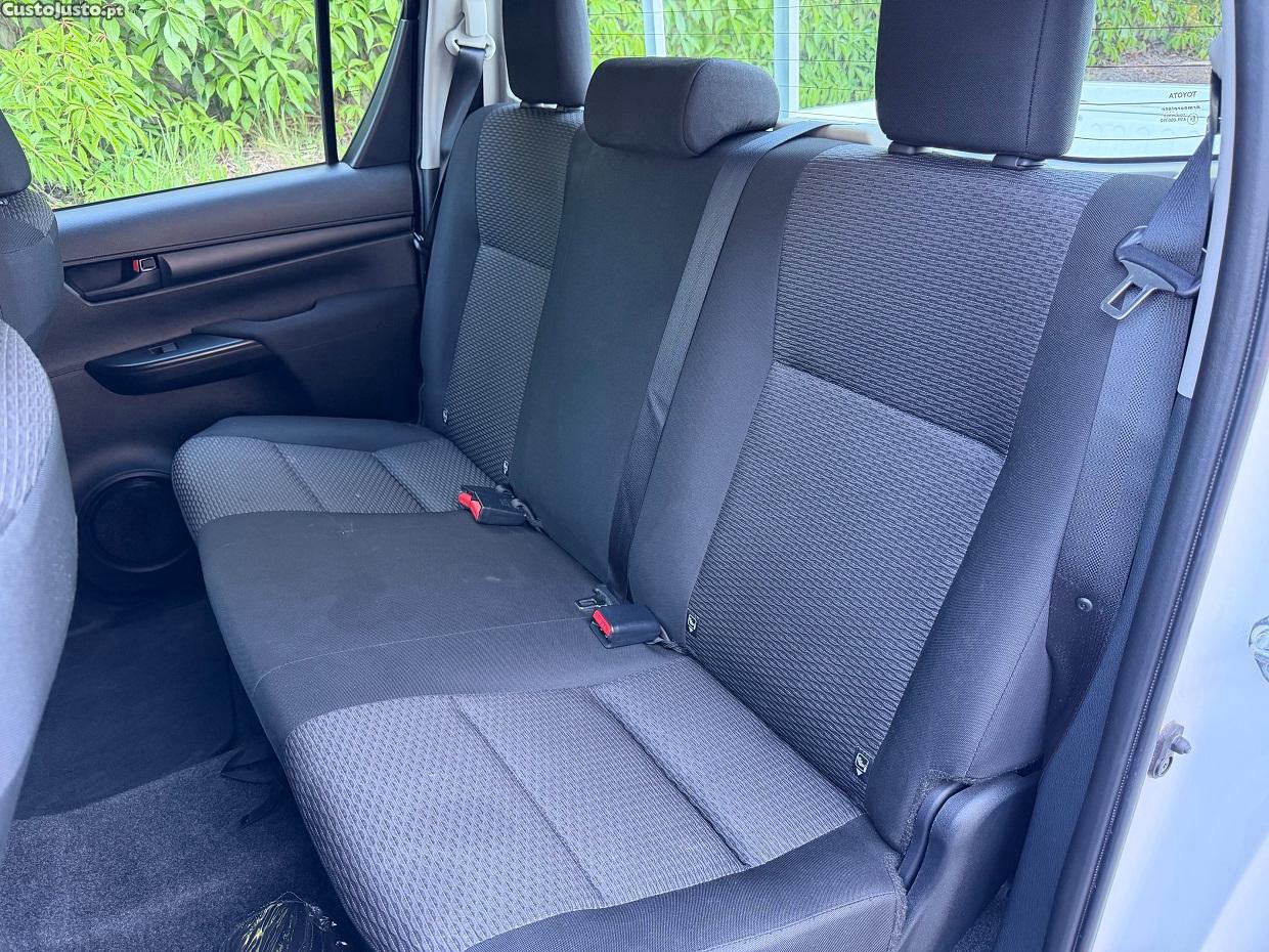 Toyota Hilux 2.4 D-4D CD 5L — fotografia 4