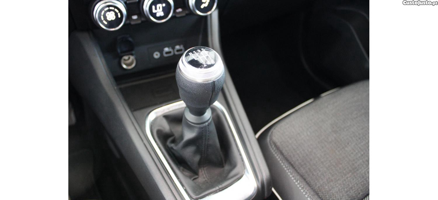 Renault Captur 1.0 TCe Techno Bi-Fuel — fotografia 9