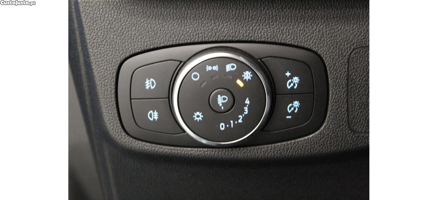 Ford Focus 1.0 EcoBoost 125cv MHEV ST-Line — fotografia 8