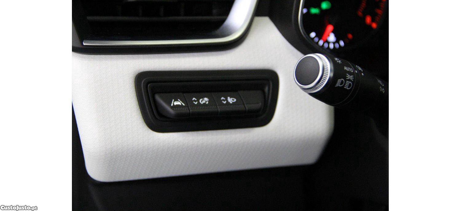 Renault Clio 1.0 Tce Evolution — fotografia 3