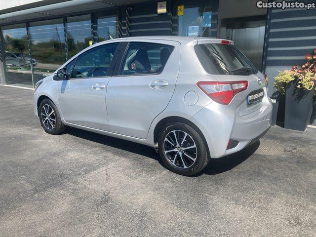 Toyota Yaris 1.0 VVT-i Comfort — fotografia 26