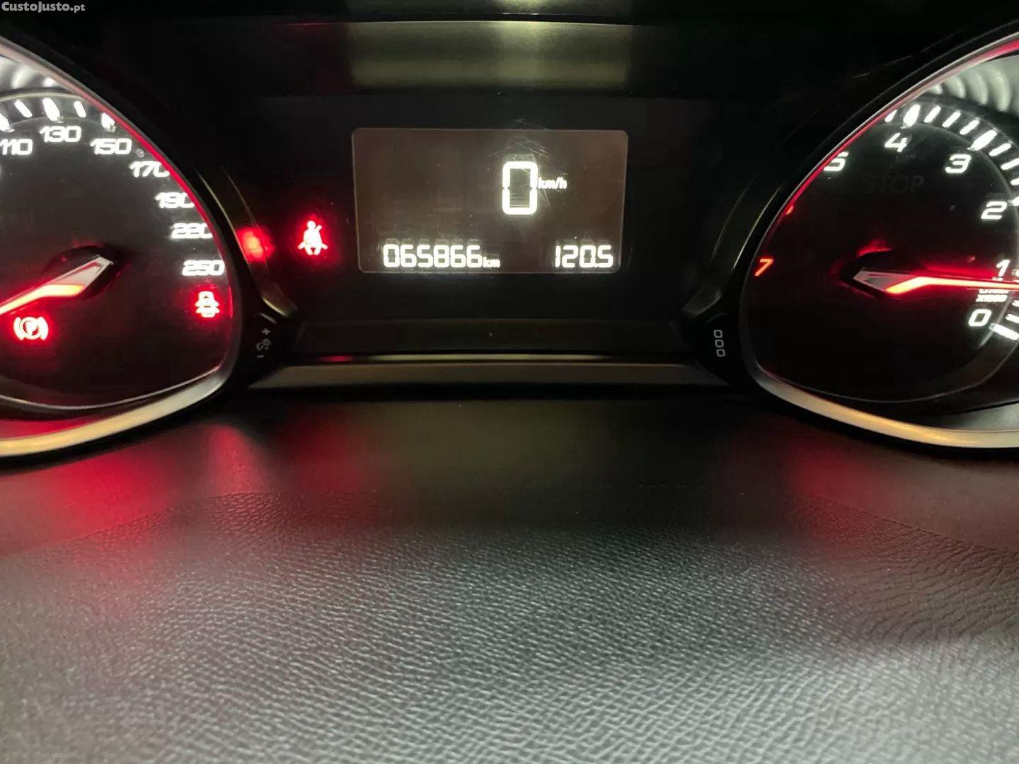 Peugeot 308 1.2 puretech gt line — fotografia 10