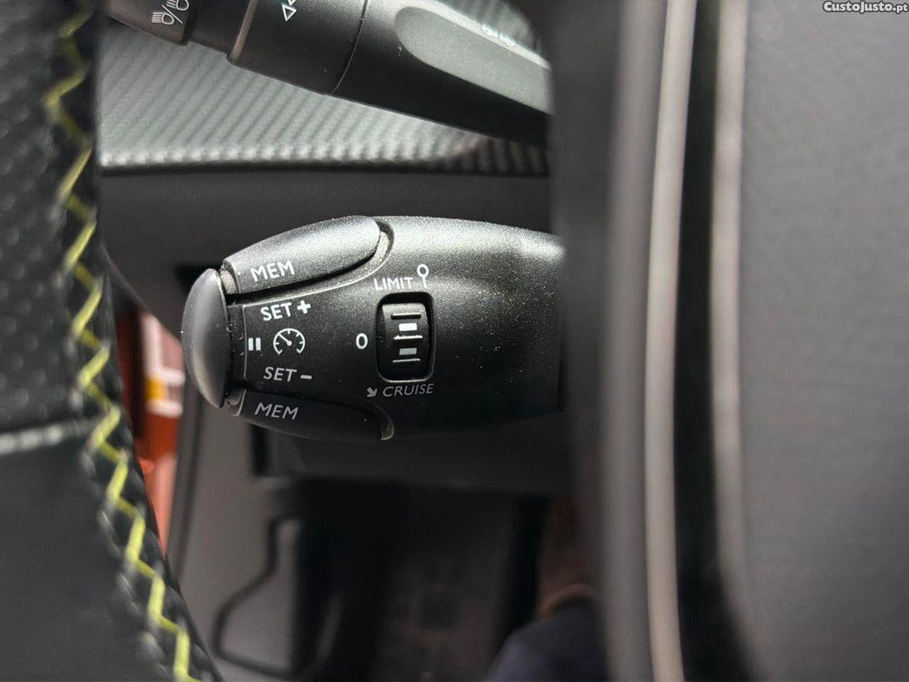 Peugeot 2008 1.2 PureTech GT Line — fotografia 7