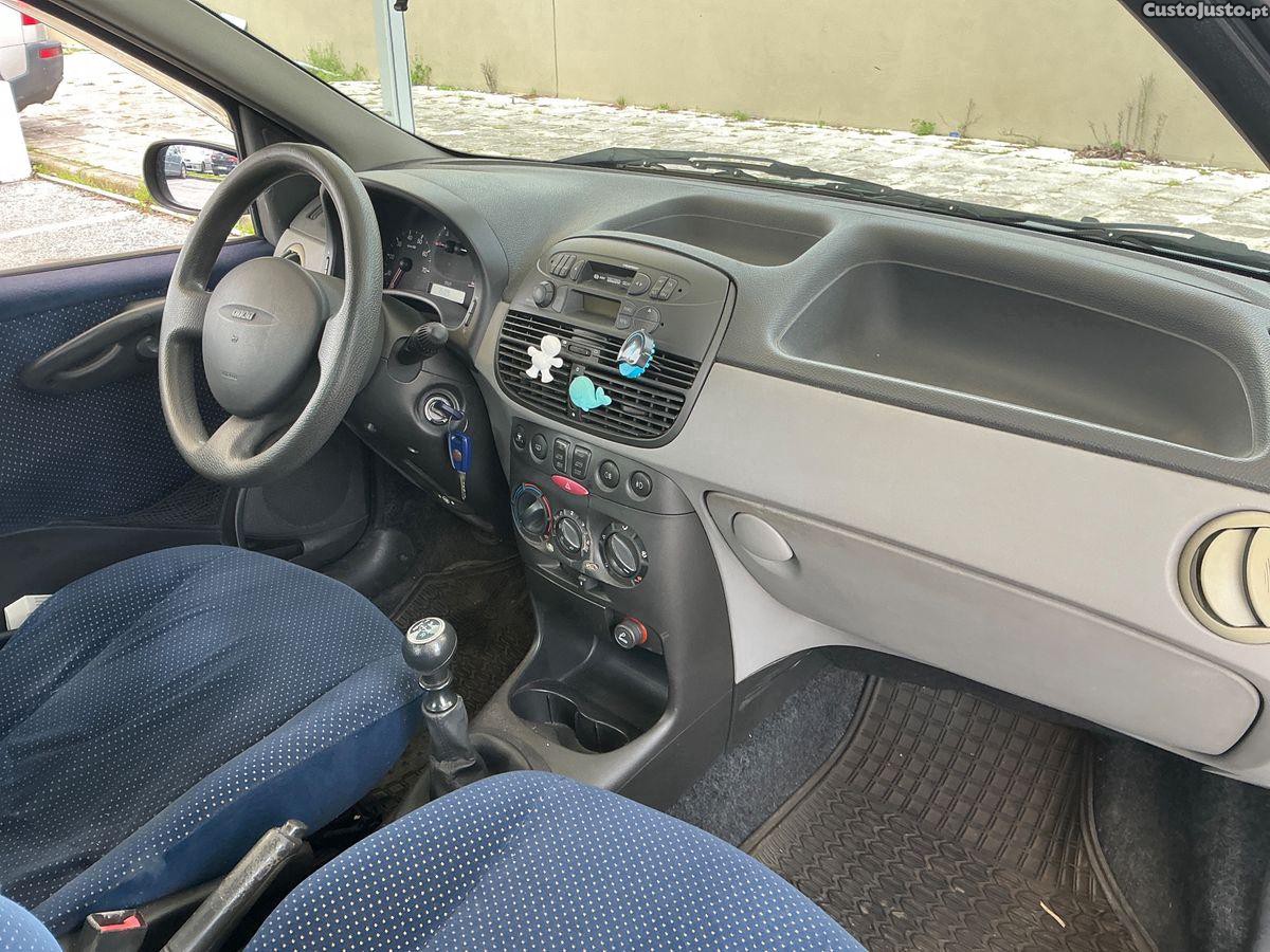 Fiat Punto 1.25 — fotografia 6