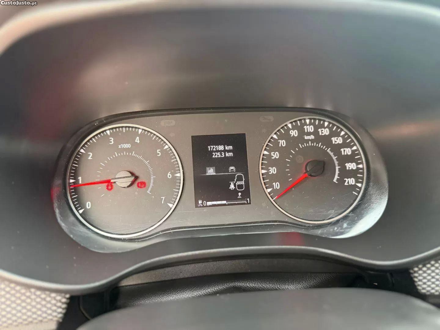Dacia Sandero 1.0 tce essential — fotografia 14