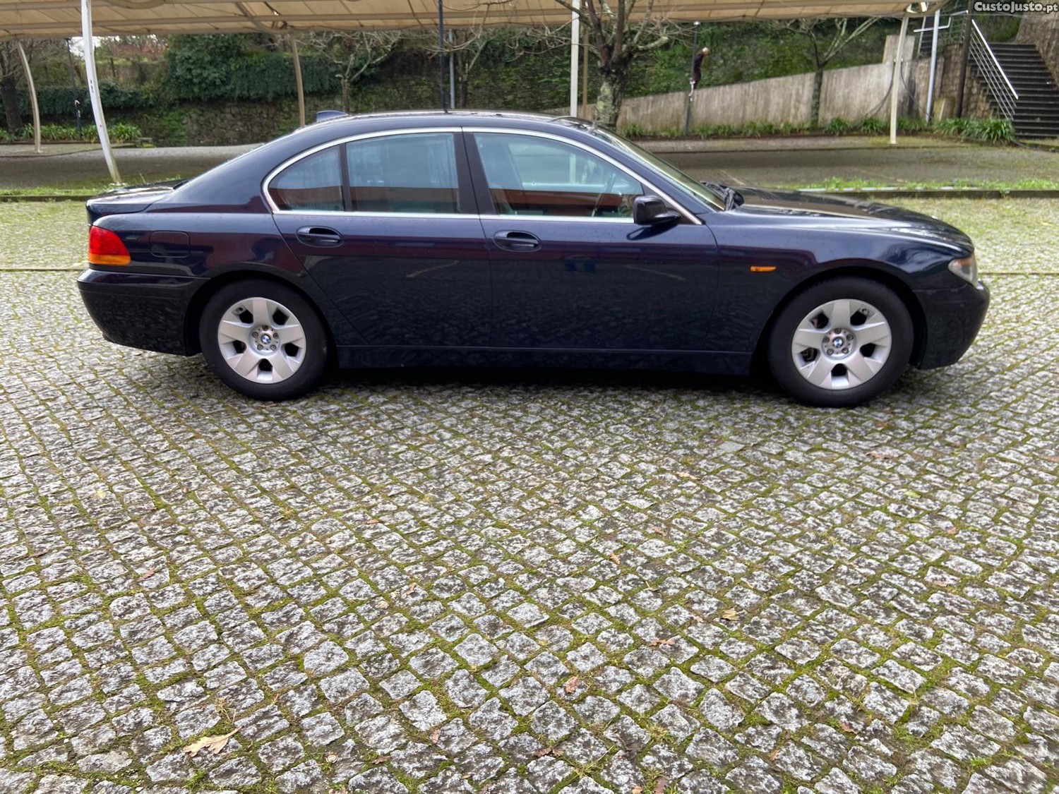 BMW 735 I V 8 272cv — fotografia 11