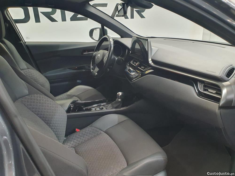 Toyota C-HR 1.8 Hybrid Exclusive — fotografia 8