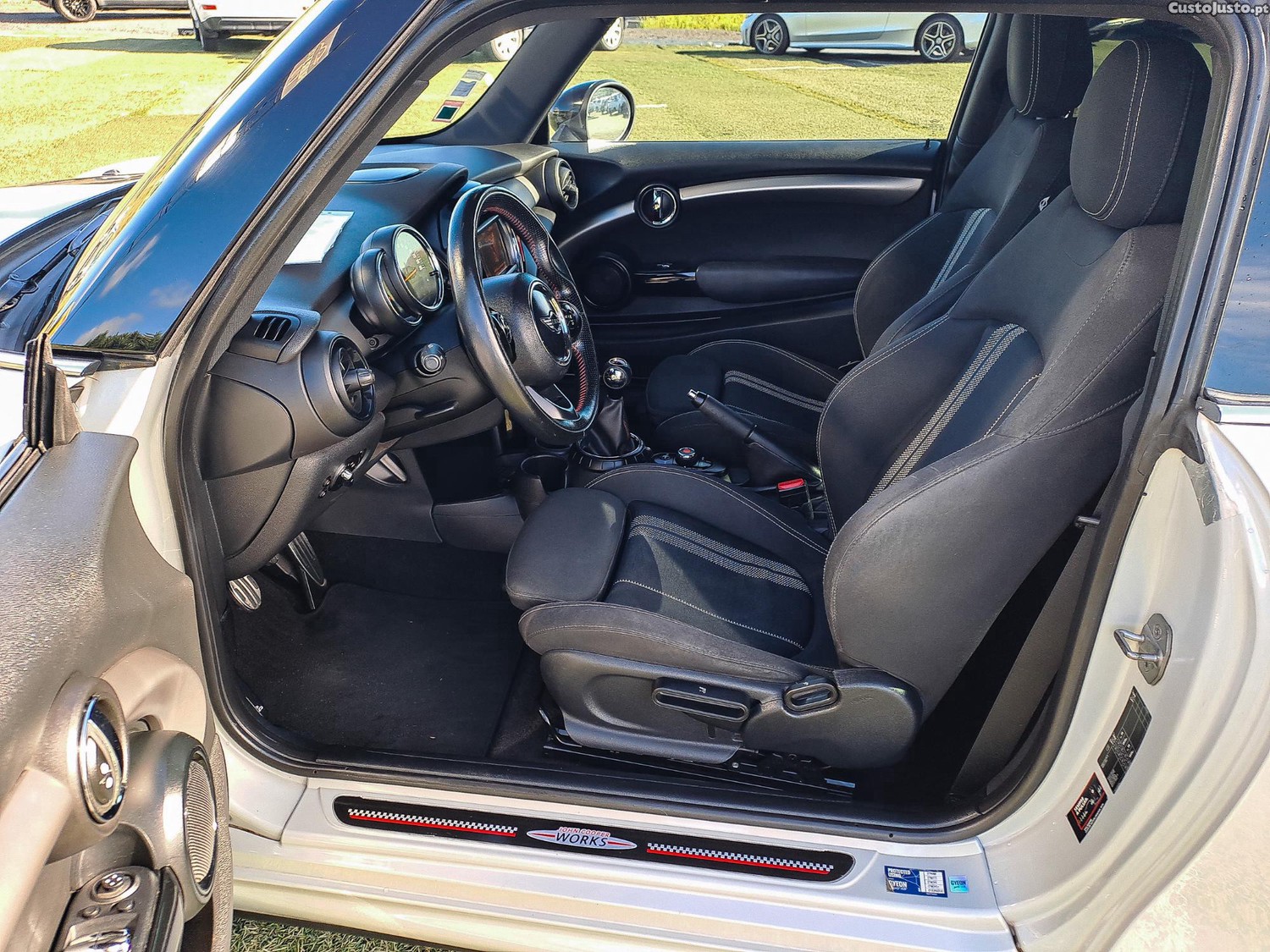 MINI Cooper 1.5D PACK JCW 116CV DIESEL 2015 — fotografia 3