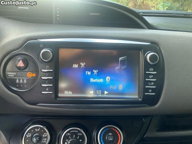 Toyota Yaris 1.0 VVT-i Comfort — fotografia 12