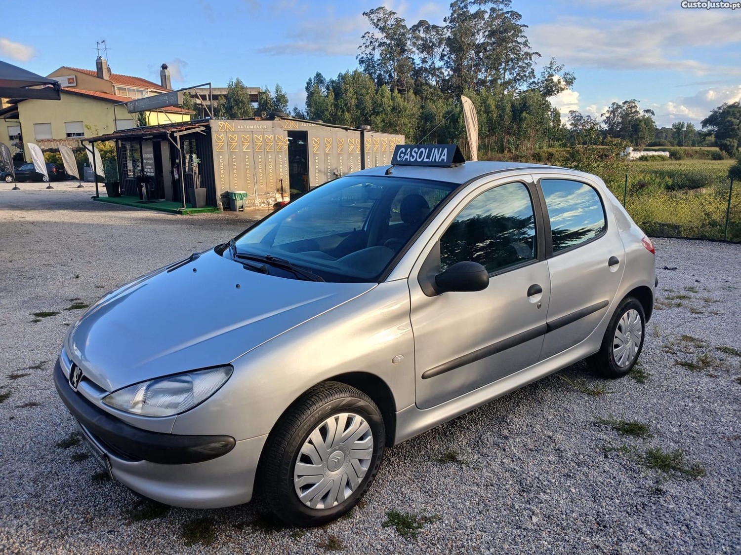 Peugeot 206 1.2 Poucos Kms — fotografia 6