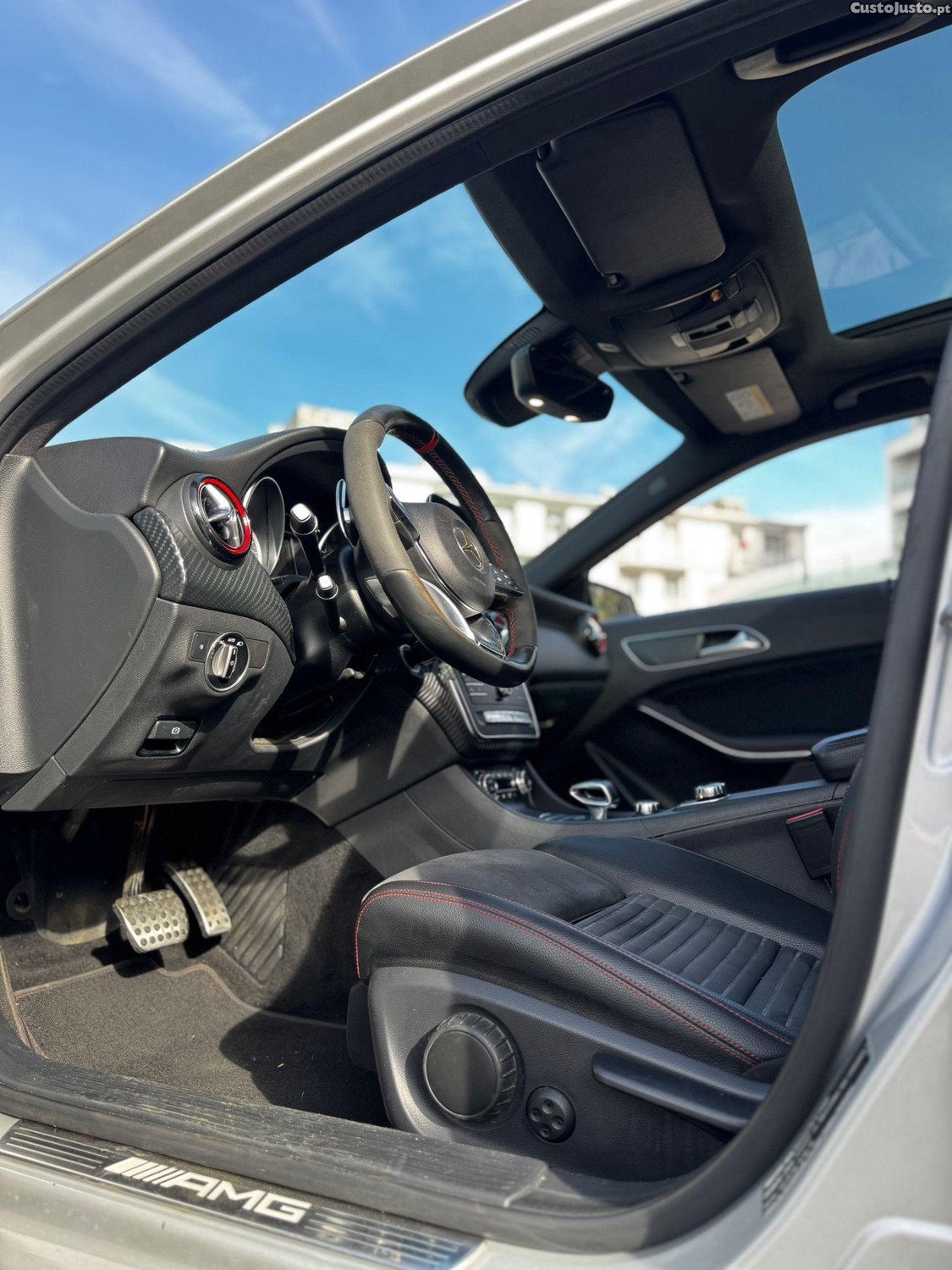 Mercedes-Benz A 45 AMG 381cv — fotografia 3