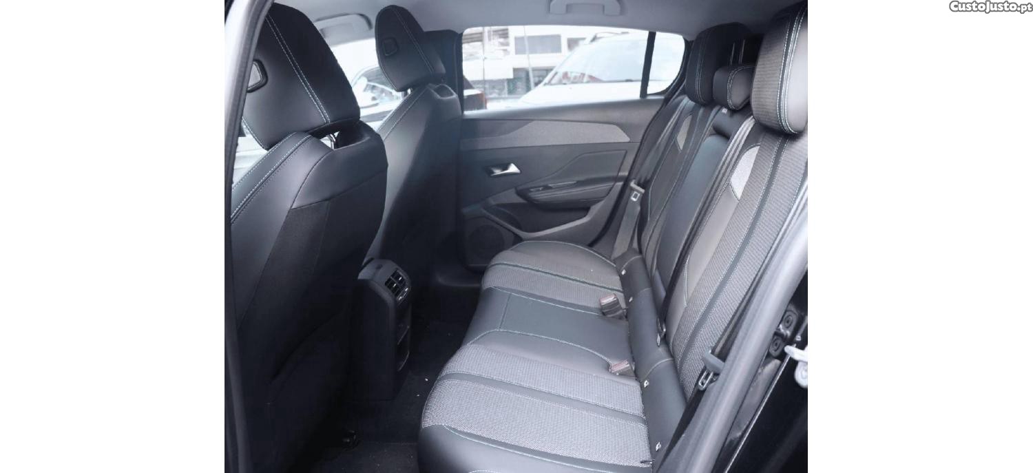 Peugeot 308 PureTech Allure 1.2 130cv — fotografia 6