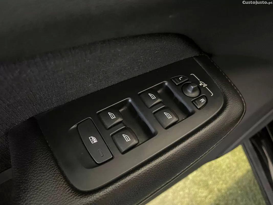 Volvo V60 2.0 t6 awd te inscription — fotografia 5