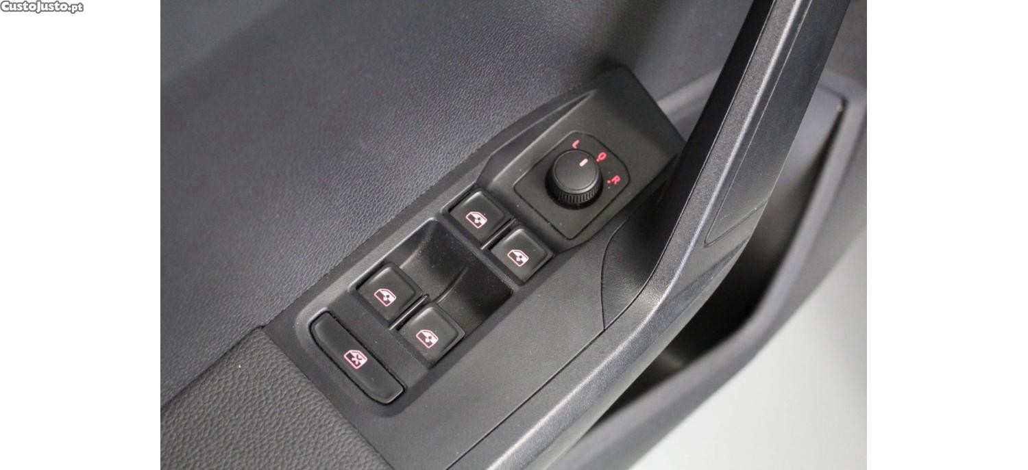SEAT Ibiza 1.0 TSI Reference 95cv — fotografia 2