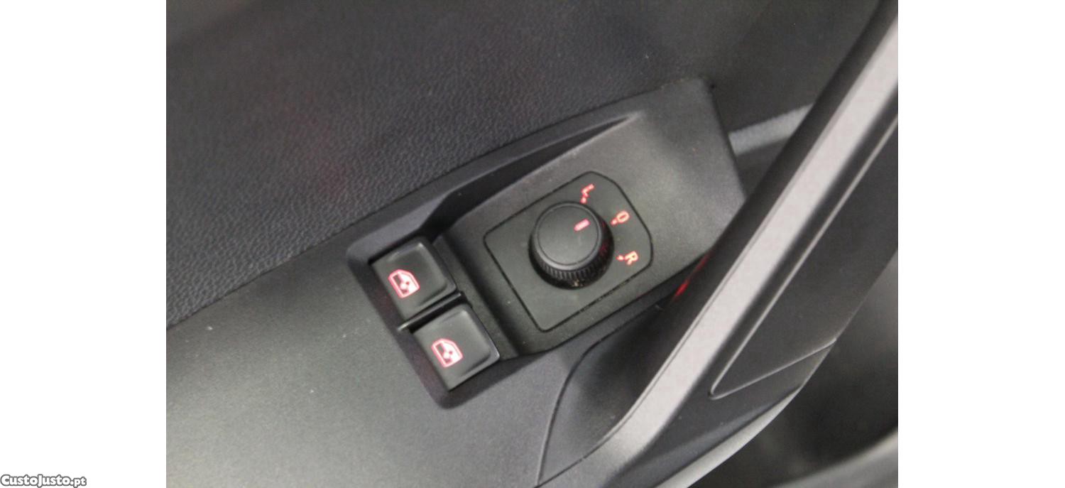SEAT Ibiza 1.0 TSI Style 95cv — fotografia 4