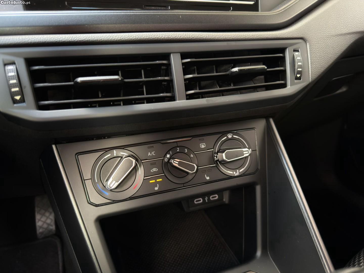 Volkswagen Polo 1.0 Confortline — fotografia 7