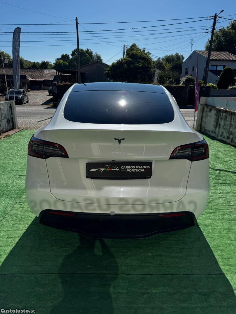 Tesla Model Y Tração Traseira — fotografia 6