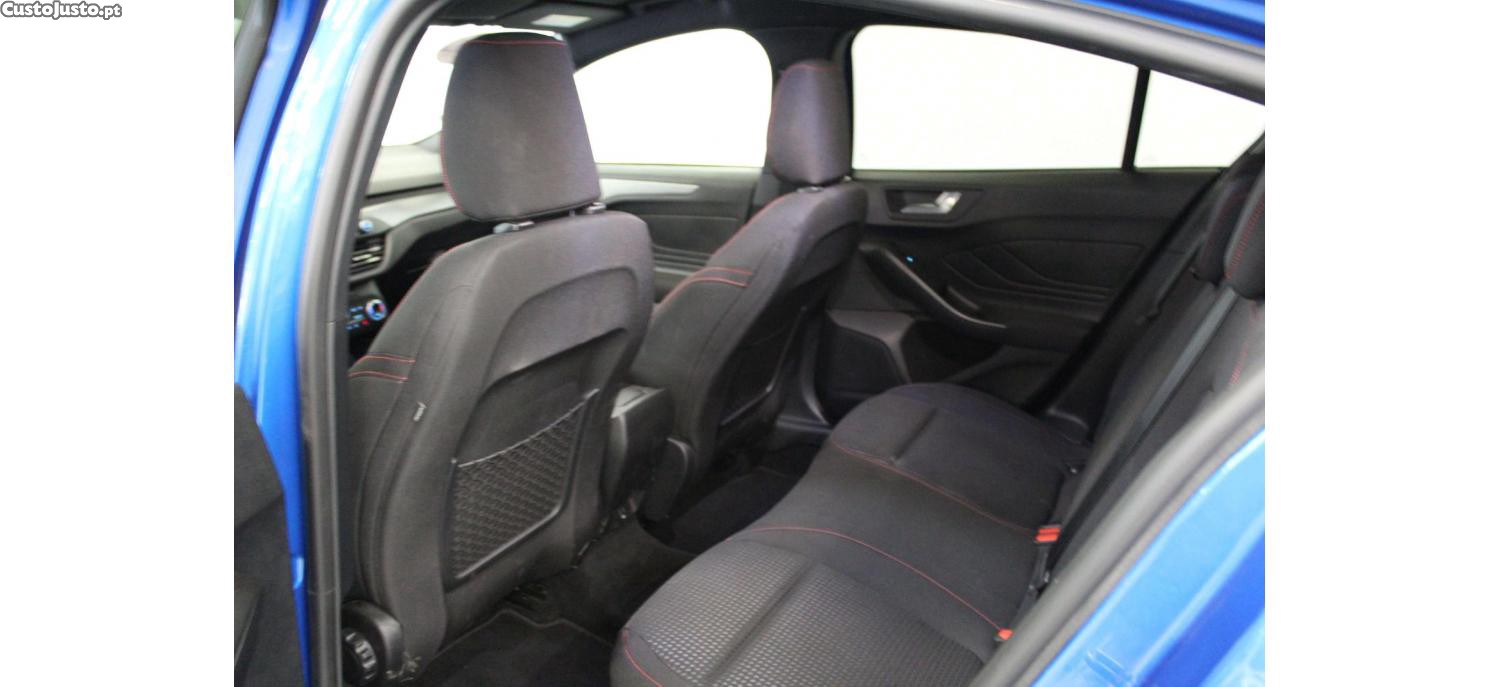 Ford Focus 1.0 EcoBoost 125cv MHEV ST-Line — fotografia 17