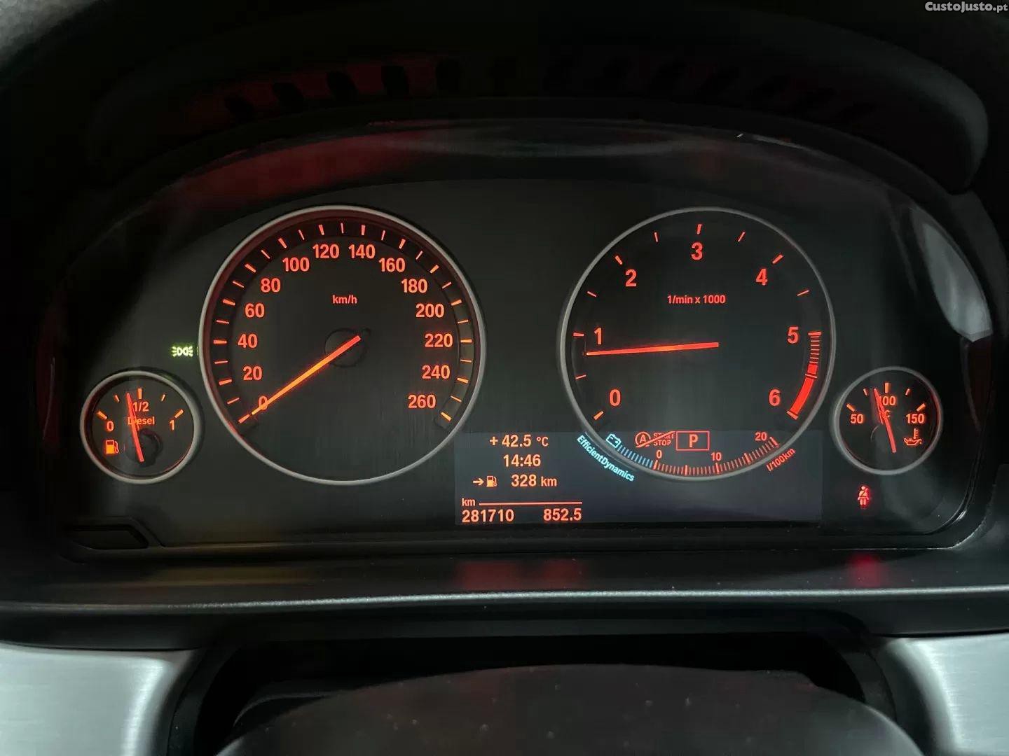 BMW 520 D line luxury auto — fotografia 13