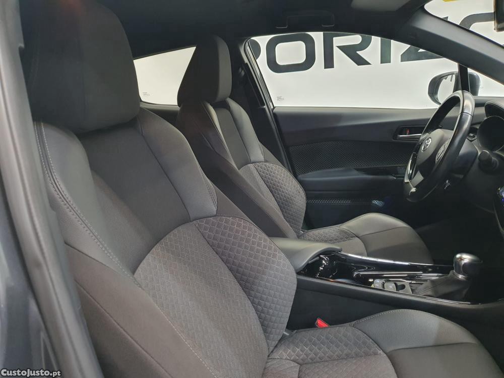 Toyota C-HR 1.8 Hybrid Exclusive — fotografia 6