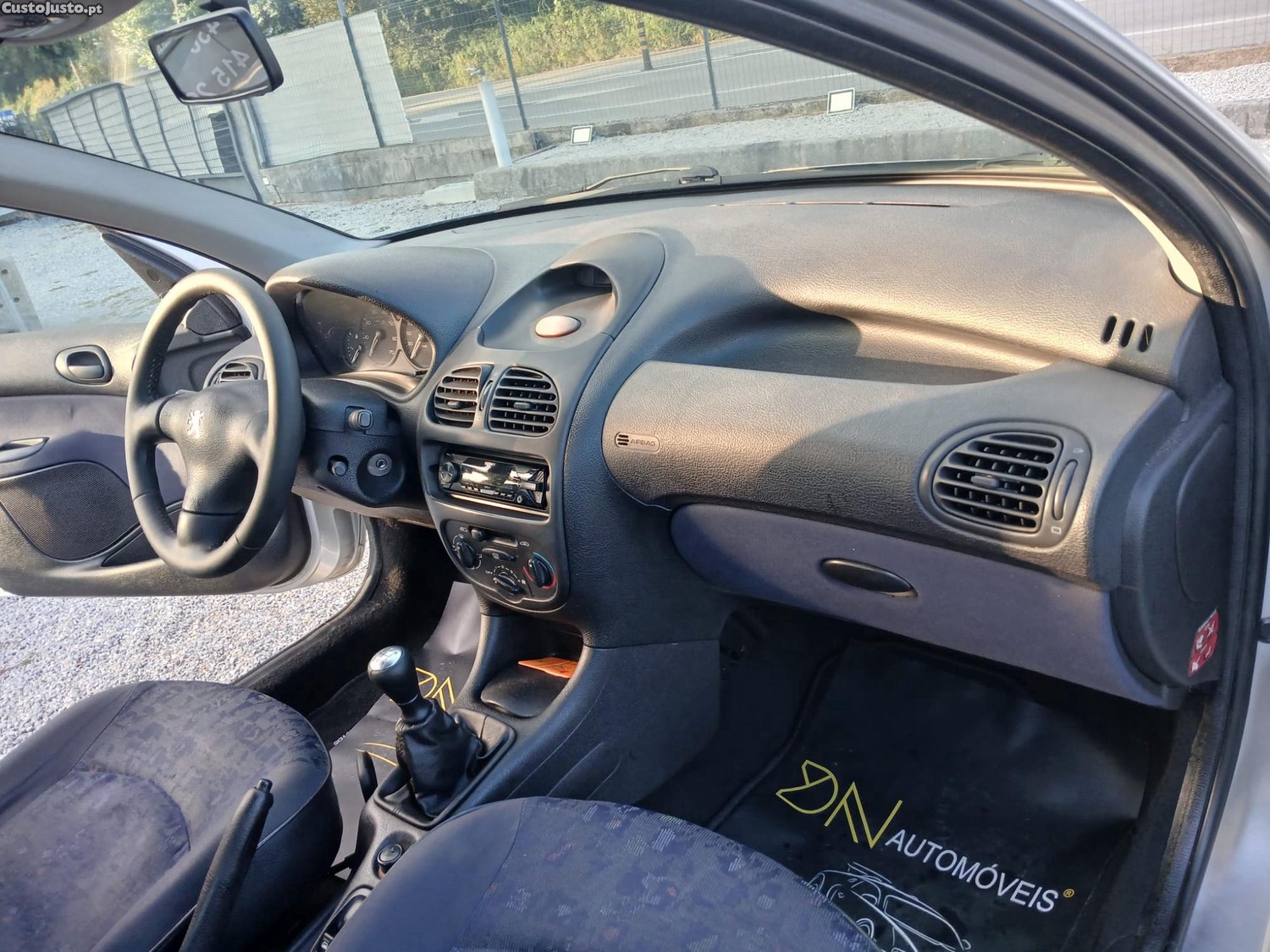 Peugeot 206 1.2 Poucos Kms — fotografia 7