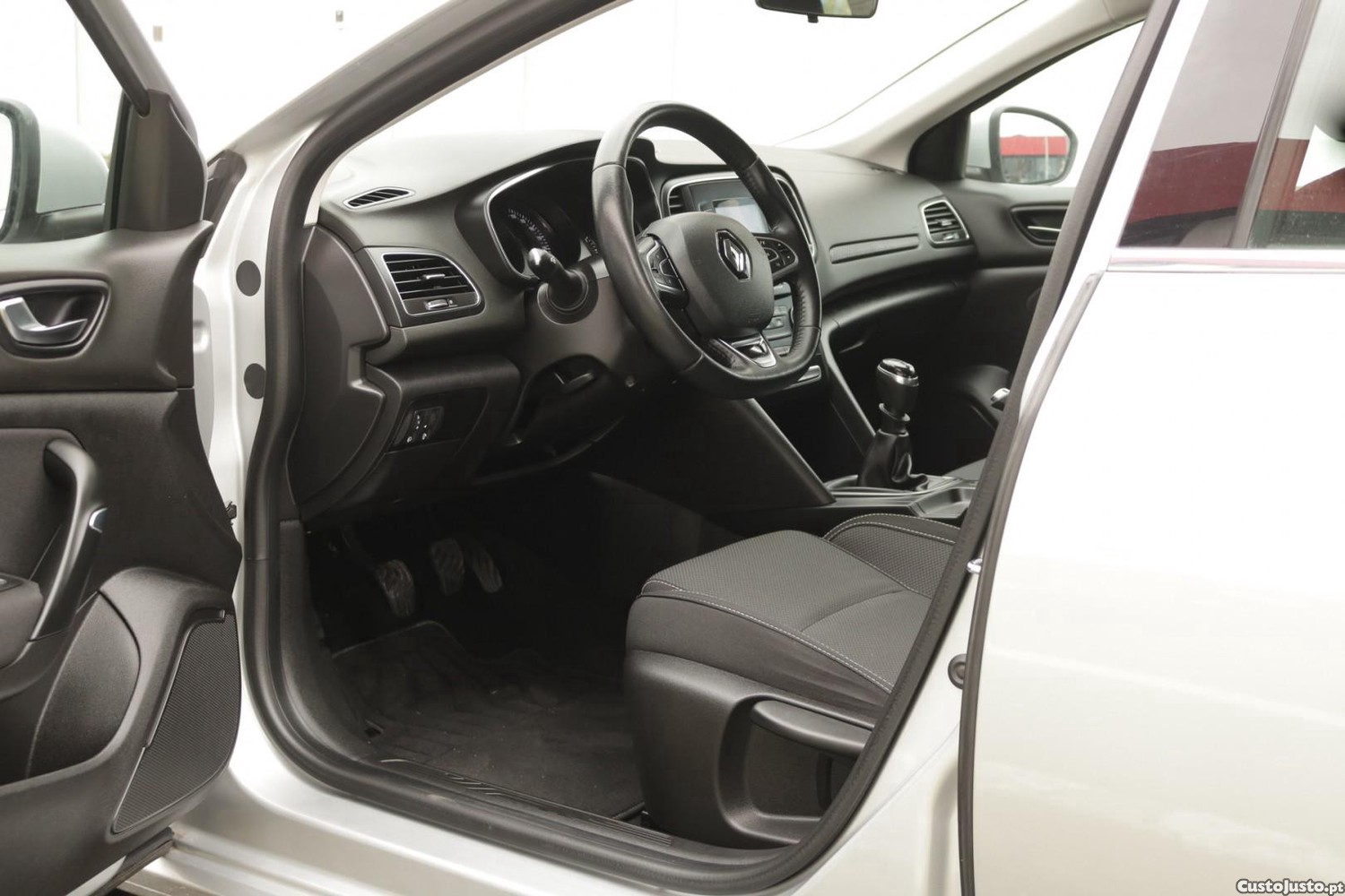 Renault Mégane 1.5 Blue DCI Zen — fotografia 44