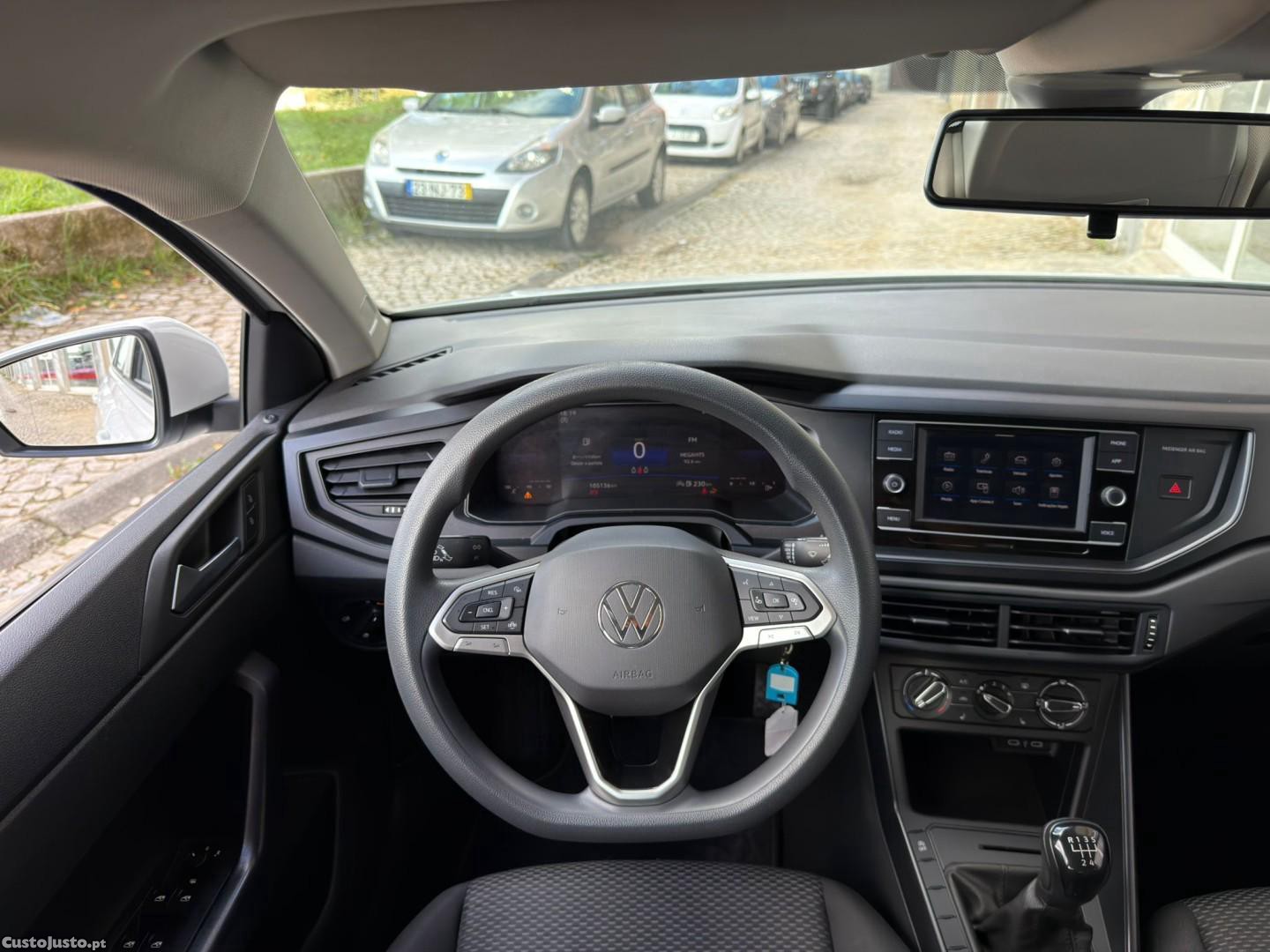 Volkswagen Polo 1.0 Confortline — fotografia 18