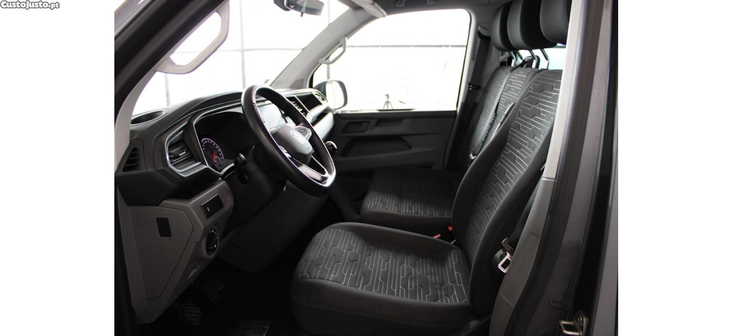 Volkswagen Caravelle Comfortline 2.0 TDI 150cv — fotografia 17