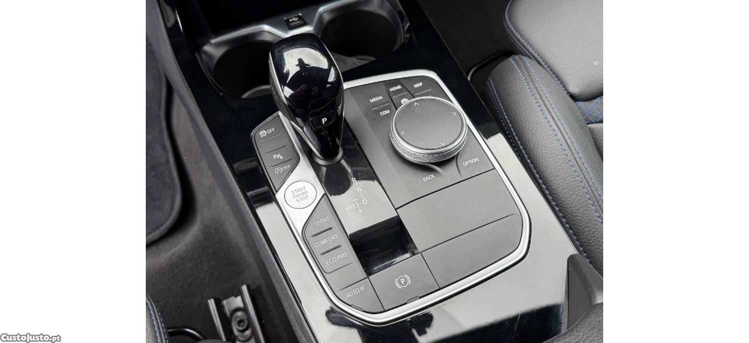 BMW 116 d Pack Desportivo M Auto — fotografia 8