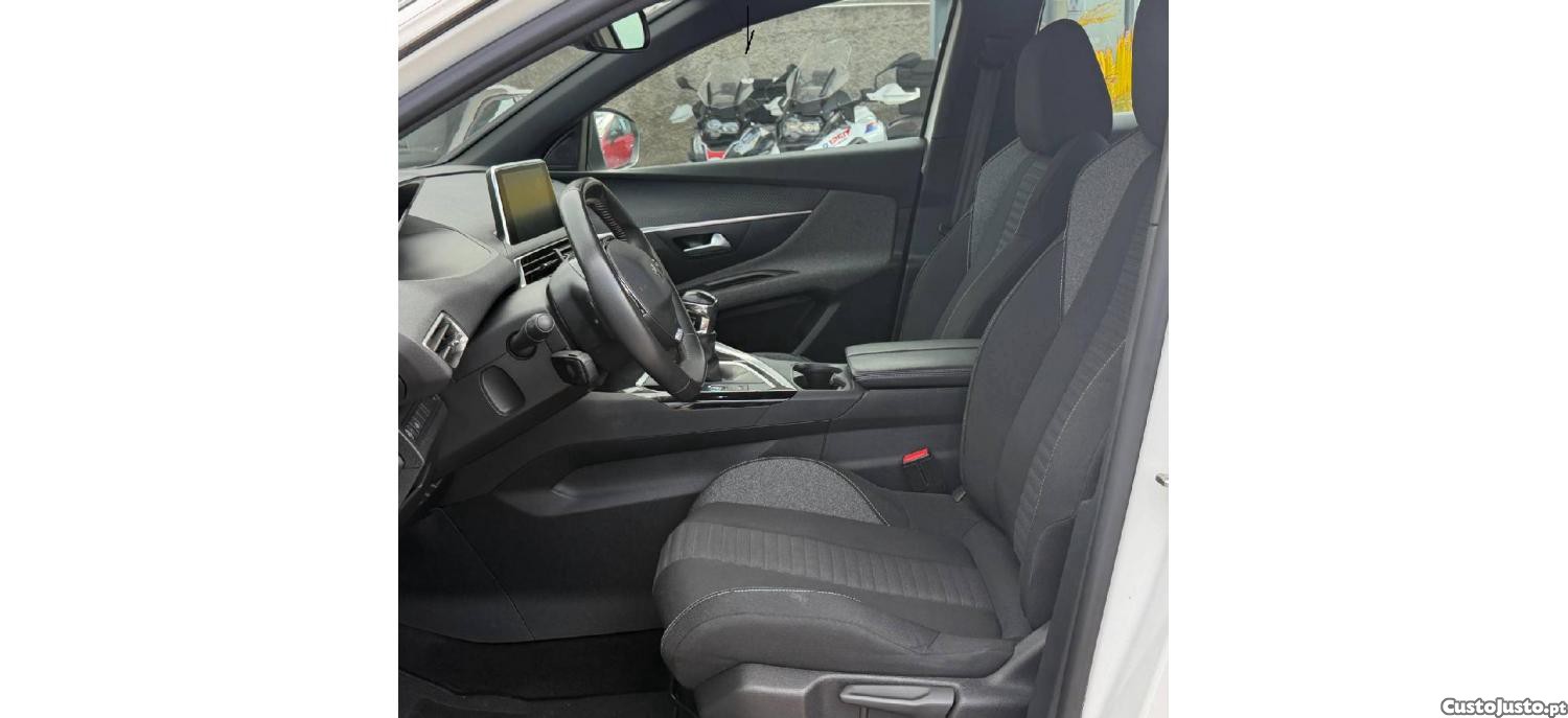 Peugeot 3008 PureTech ActivePack 1.2 130cv — fotografia 9