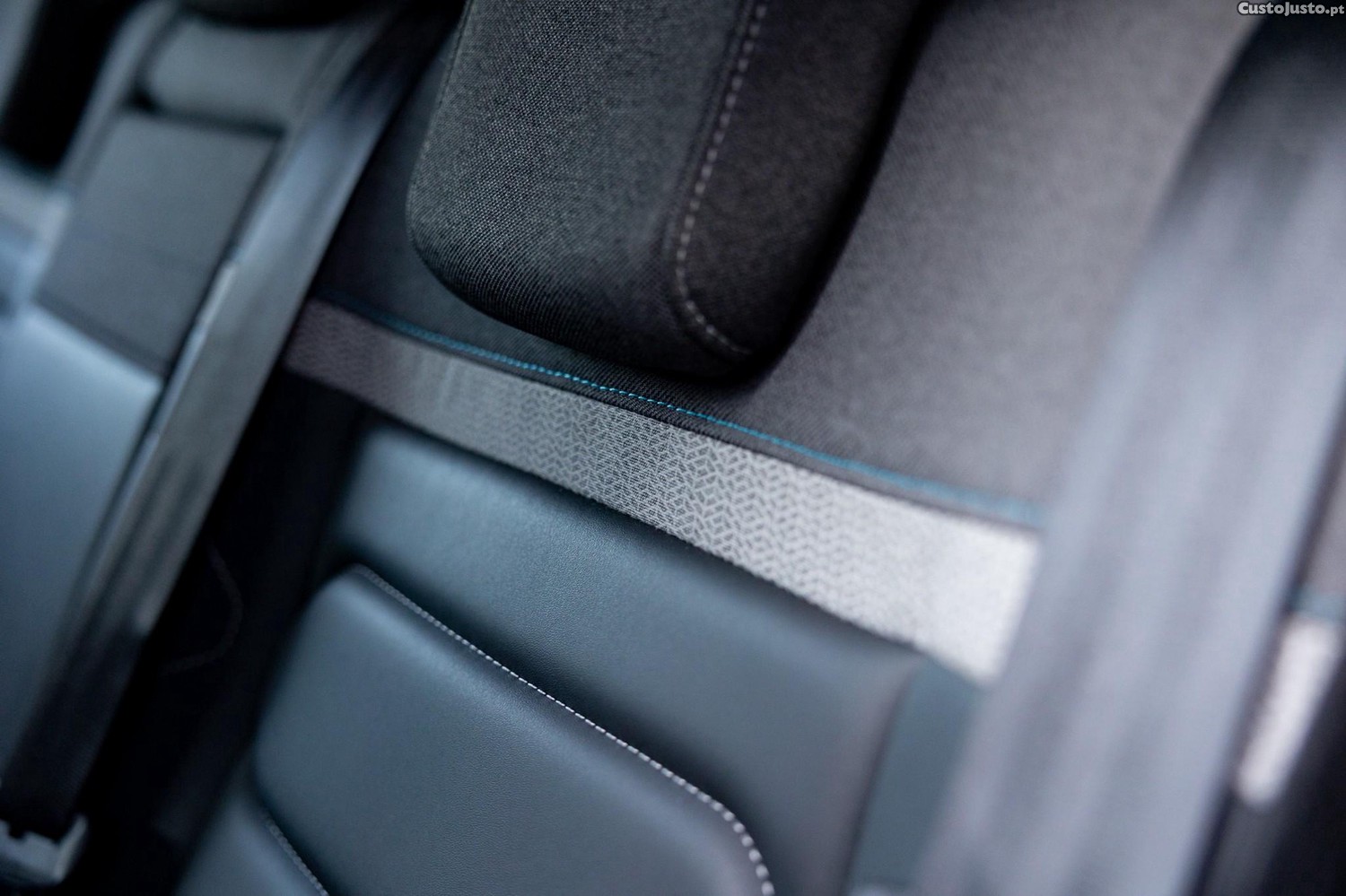 Citroën e-C4 50 kWh Shine — fotografia 16