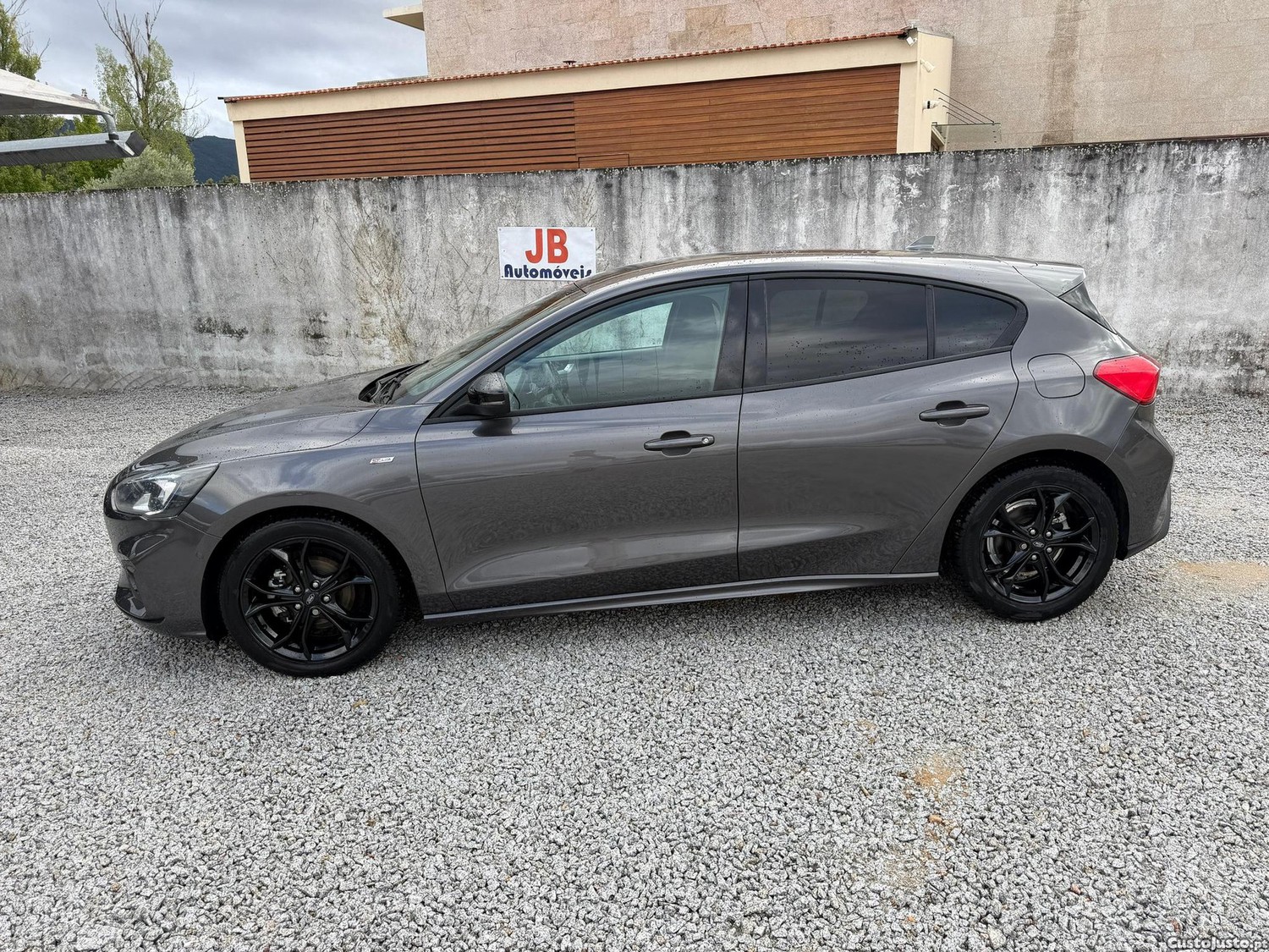 Ford Focus 1.0 EcoBoost Hybrid ST-LINE — fotografia 14