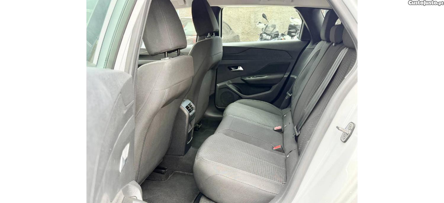 Peugeot 308 PureTech Active 1.2 130cv — fotografia 5