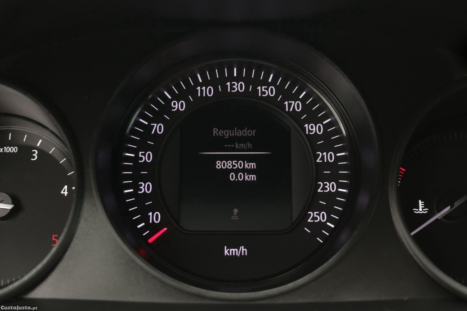 Renault Mégane 1.5 Blue DCI Zen — fotografia 17