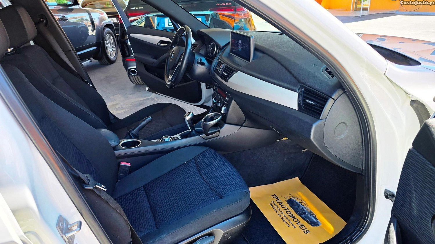 BMW X1 18 d sDrive — fotografia 13