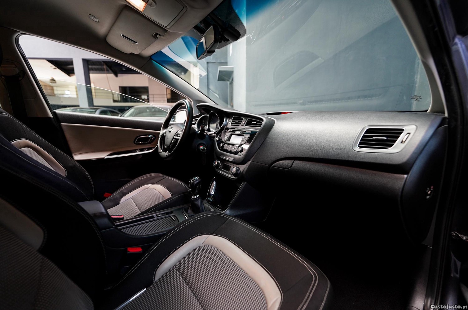 Kia Ceed 1.4 CRDi TX — fotografia 6