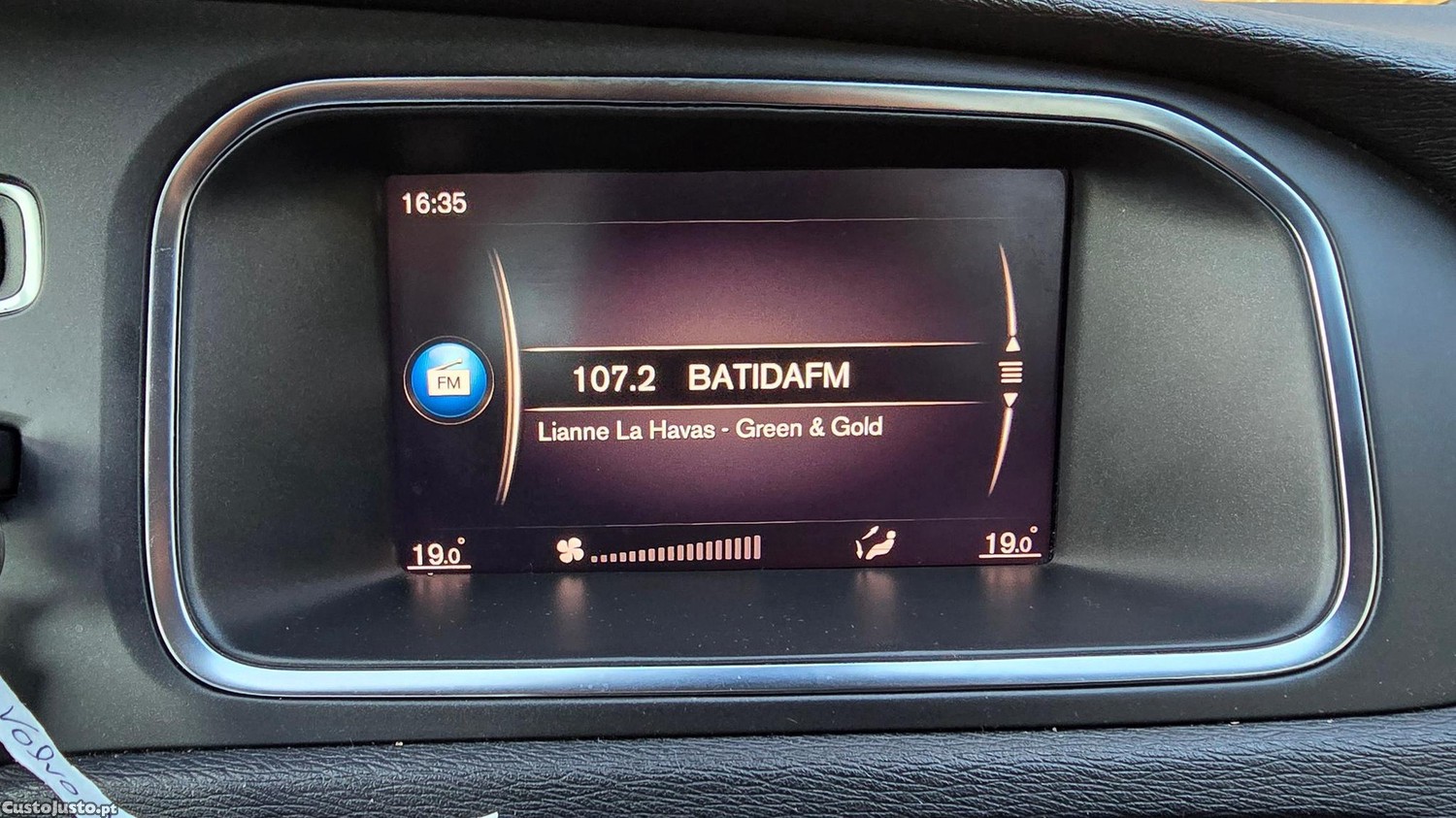 Volvo V40 2.0 D2 Momentum Geartronic — fotografia 11