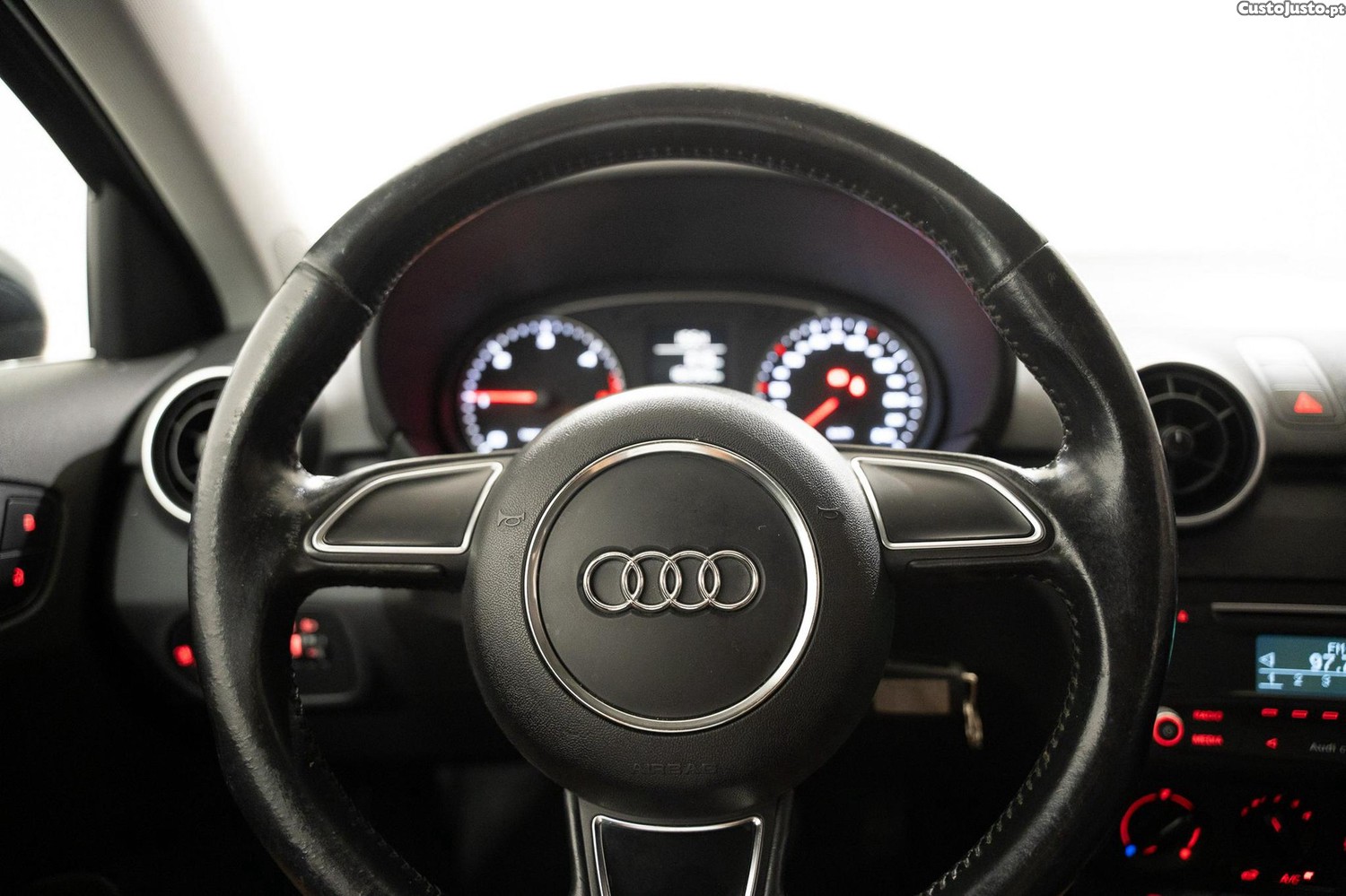 Audi A1 Sportback 1.4 TDI Design — fotografia 8